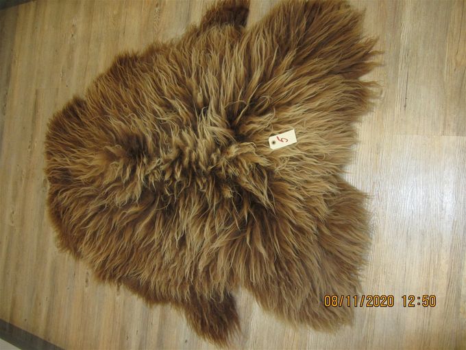 Langhåret lammeskind  113x85    Pris 1200 kr.